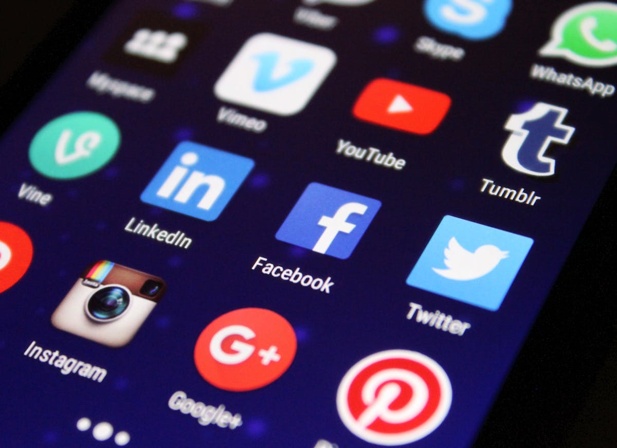 Meta Rolls Out Paid Subscriptions Across Instagram, Facebook, and WhatsApp — What It Means for Small Businesses and Creators